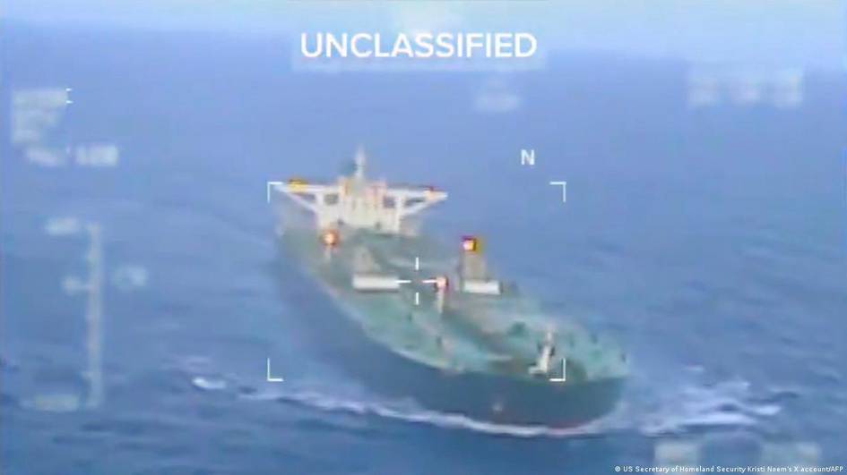 AQSH Venesuela qirg‘og‘ida ikkinchi neft tankerini egallab oldi (video)